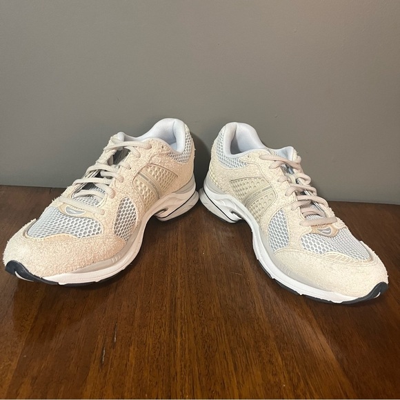 NORDSTROM X SAUCONY
PROGRID TRIUMPH 4 Men’s size 7.5. Beige suede and white. - Picture 8 of 15